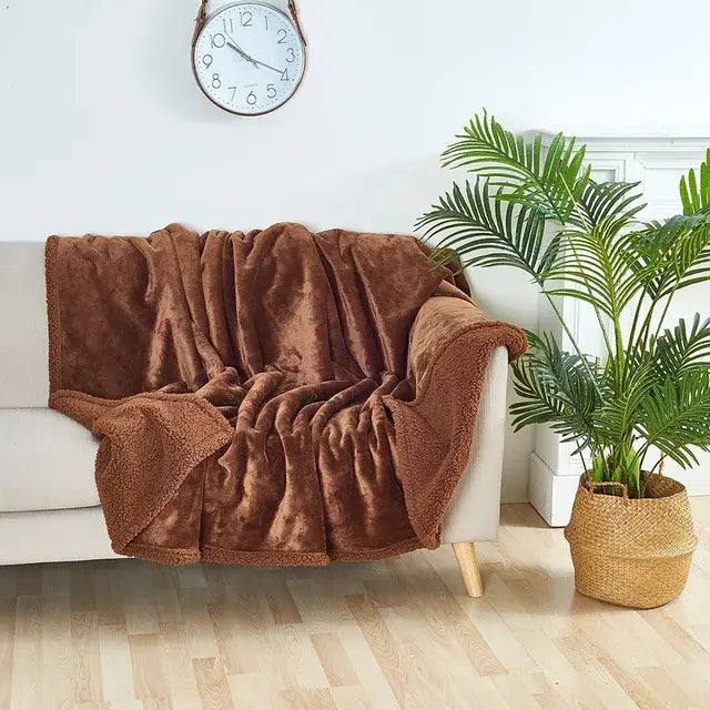 SoftEmbrace™ - Ultimate Cozy Blanket